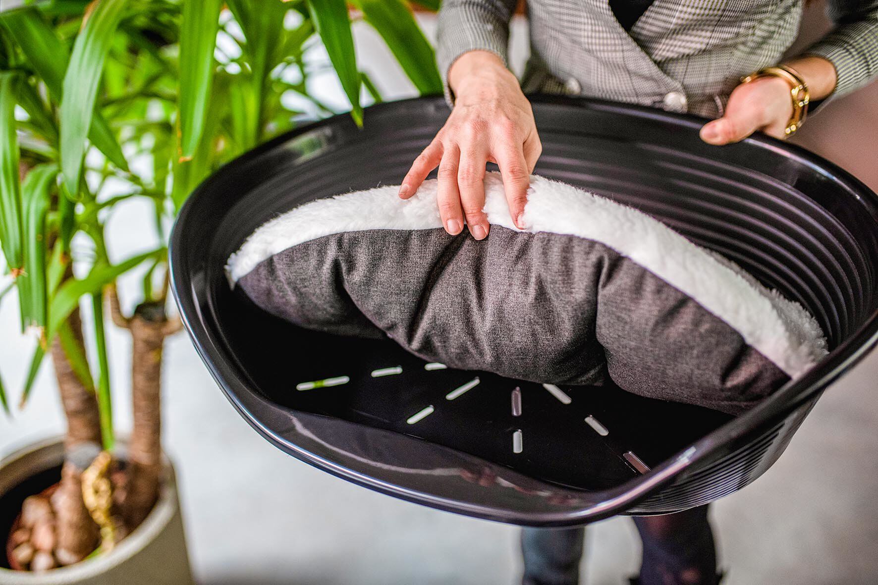 Ferplast - Corbeille Siesta Deluxe en Plastique Noir - 4 Image num&eacute;ro 5