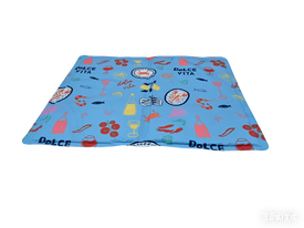 Summer Vibes - Tapis Rafra&icirc;chissant Motifs Dolce Vita pour Chiens