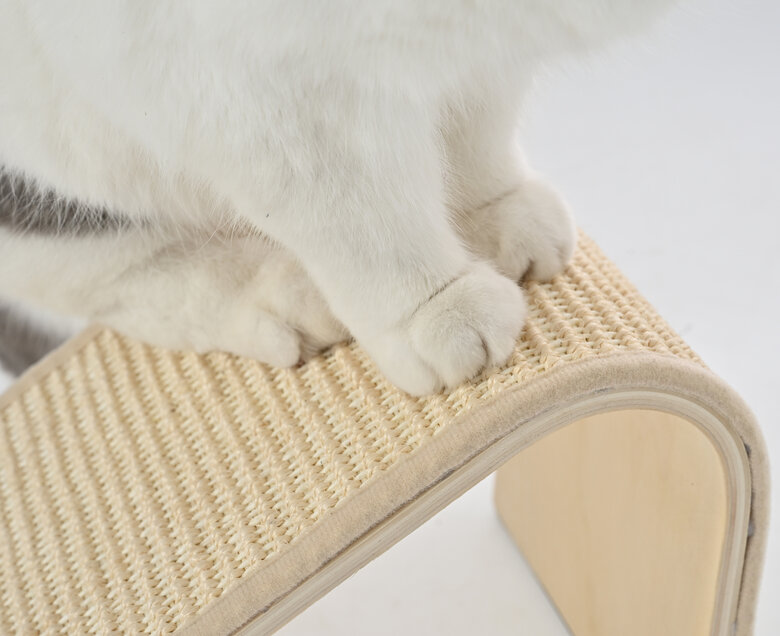 Leeby - Griffoir Oblique Beige pour Chats - 39x18x18cm Image numéro 6 Leeby - Griffoir Oblique Beige pour Chats - 39x18x18cm Image numéro 6