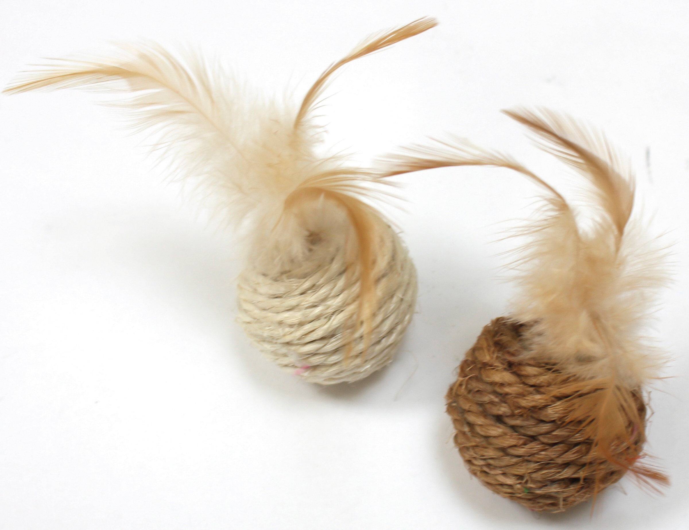 Croci - Jouet Boule Corde avec Plume pour Chats - 4,5cm Image num&eacute;ro 1