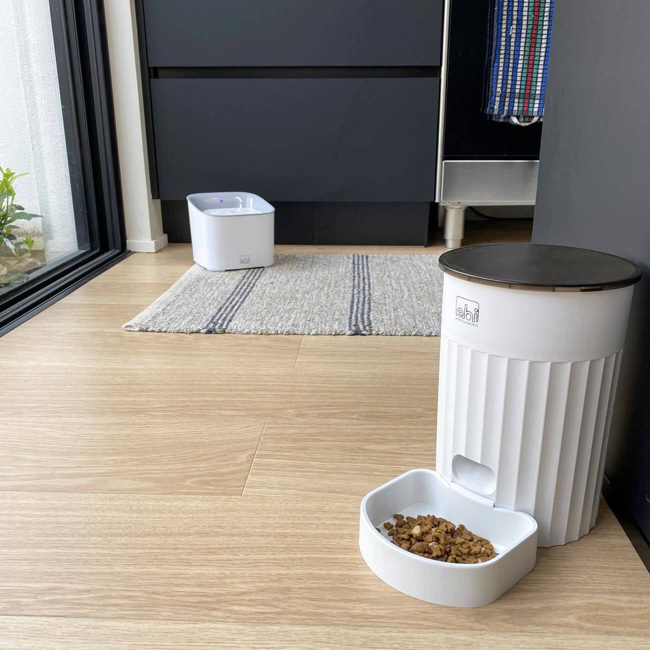 Ebi - Distributeur automatique intelligent Talakona 3L - 18x18x26cm blanc Image num&eacute;ro 2