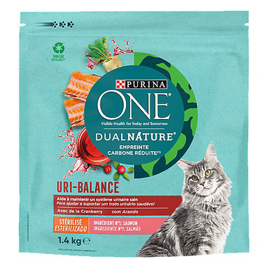 Purina One - Croquettes DUALNATURE Chat Stérilisé Cranberry Saumon - 1,4kg