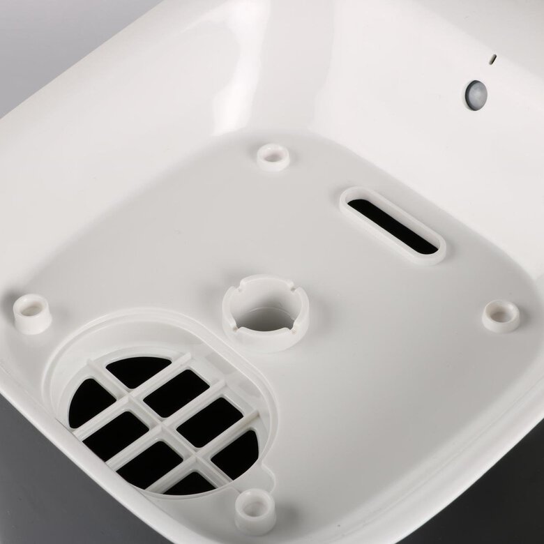 Ebi - Fontaine A Eau Manoa 3l - 20,5x20,5x18cm Noir/Blanc Image numéro 4 Ebi - Fontaine A Eau Manoa 3l - 20,5x20,5x18cm Noir/Blanc Image numéro 4