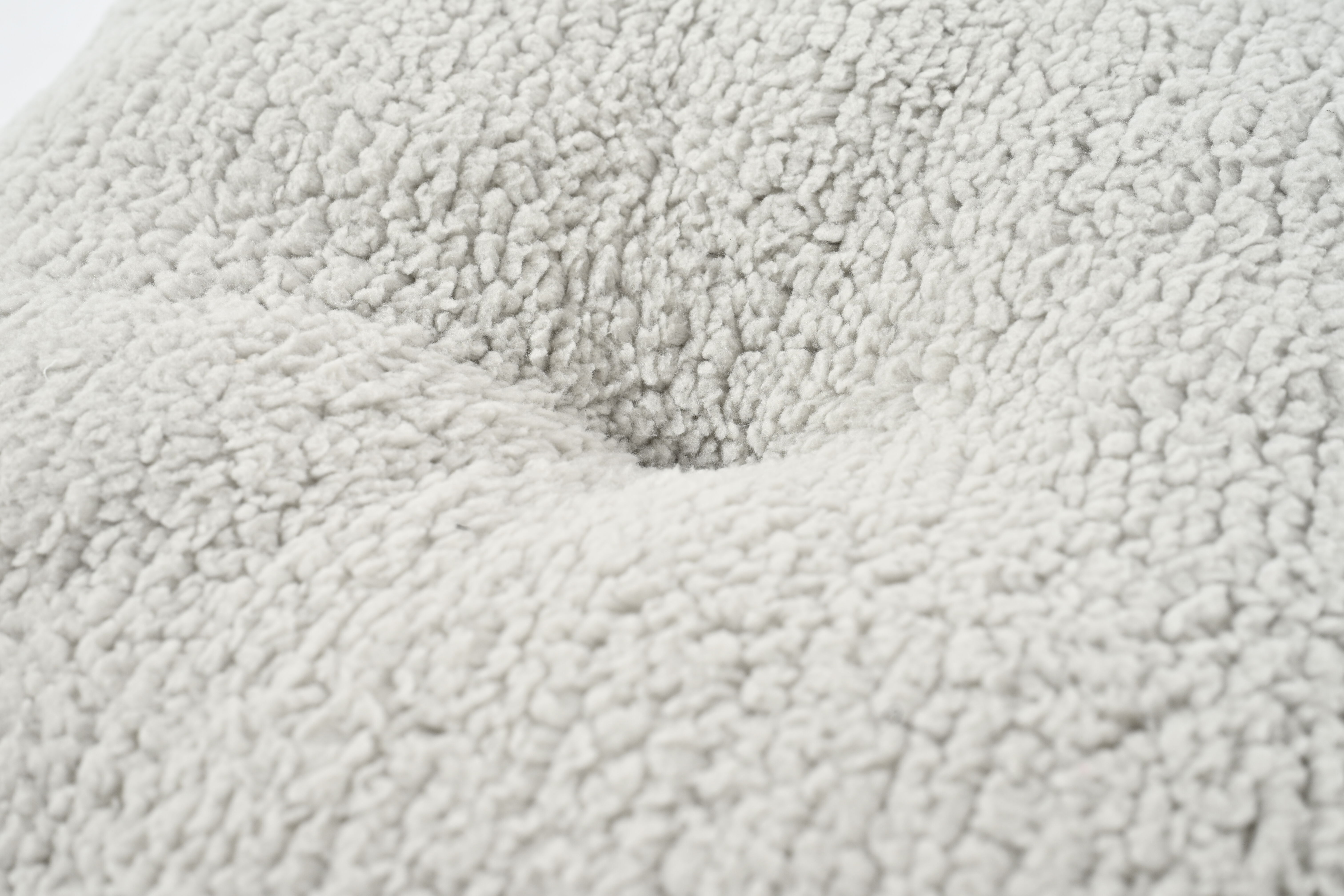 Leeby - Maison Triangulaire Cosy et Confortable pour Chat - Grise Image num&eacute;ro 4