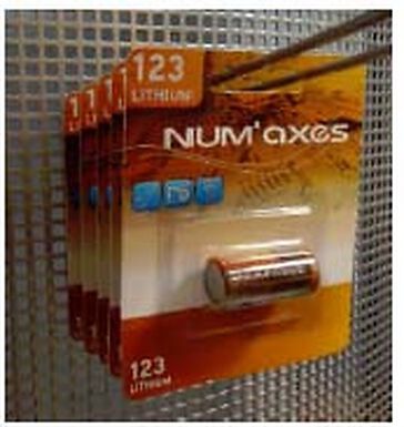 Num'Axes - Pile CR123A Lithium - 3V